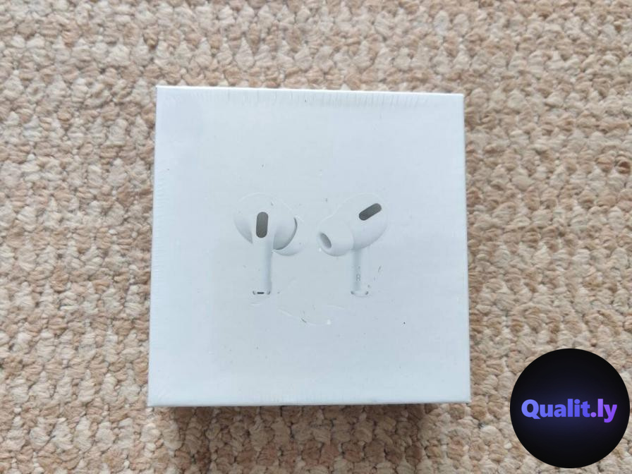 Apple AirPods Pro with Wireless Charging Case QC