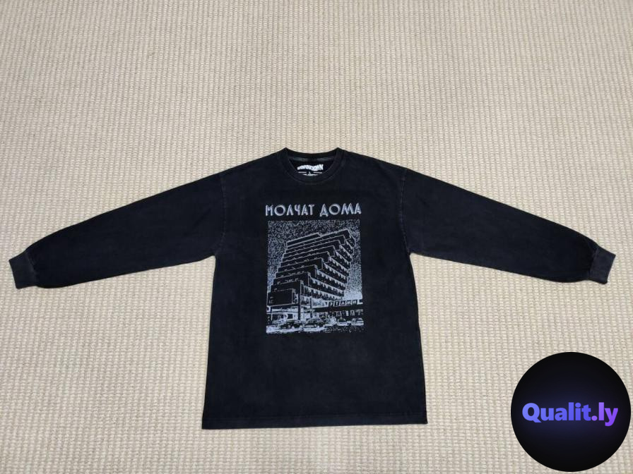BEYONDUNKNOWN Molchat Doma Long Sleeve Shirt QC