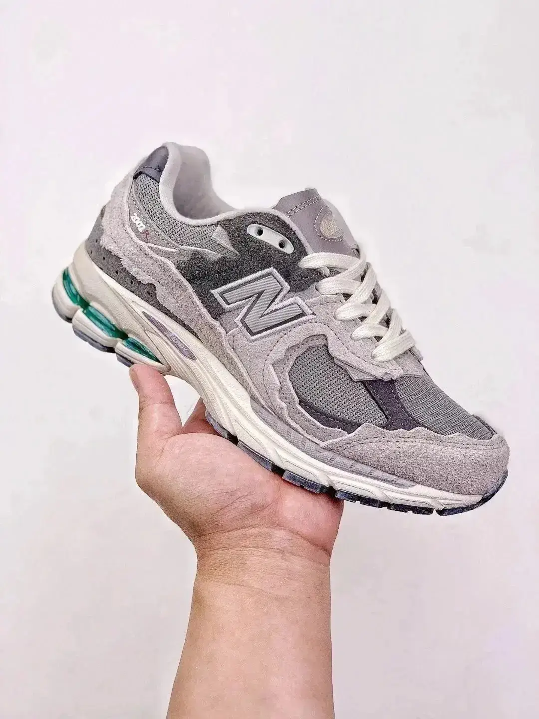 New Balance 2002R Grey