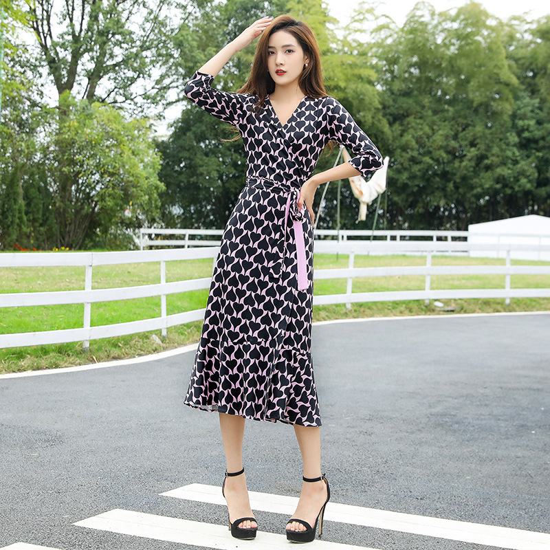 Dress 2023 Spring New Pink Heart Print Elegant Elegant Slimming Fishtail Ruffled Strap Wrap Dress