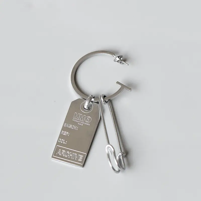 Pyc m Style Label Earrings, Unisex and Fashionable Nameplate Pins, Removable, Multiple Wearing Methods, Buckle Earrings