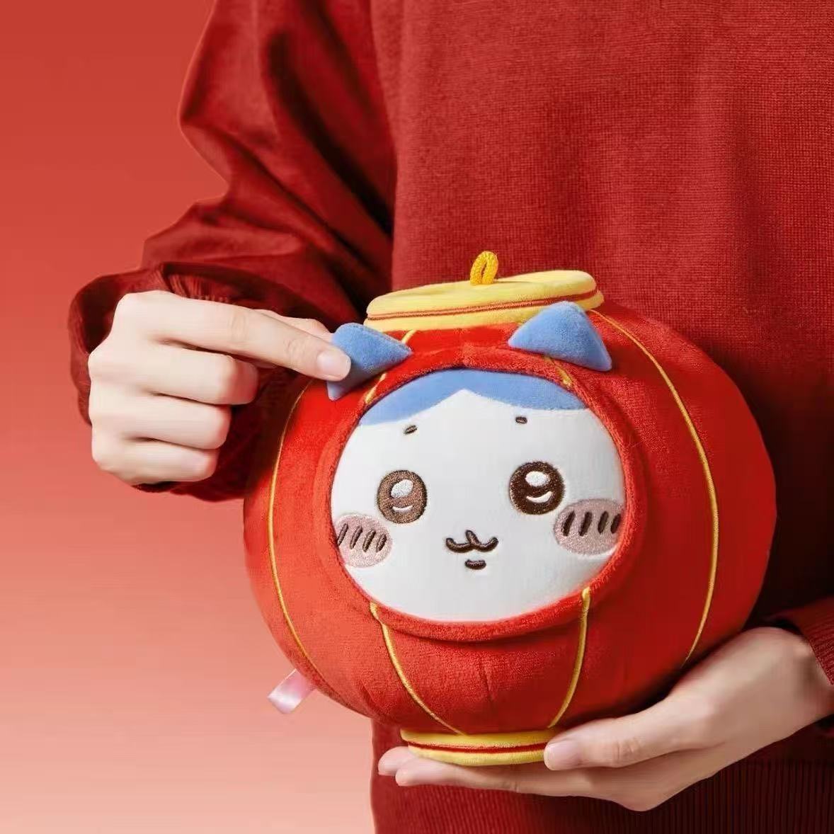 Chiikawa Lantern Little Eight Doll New Year Limited Edition Plush Toy Mascot Figurine Decoration Wholesale Foto QC de 1688 na Qualit.ly