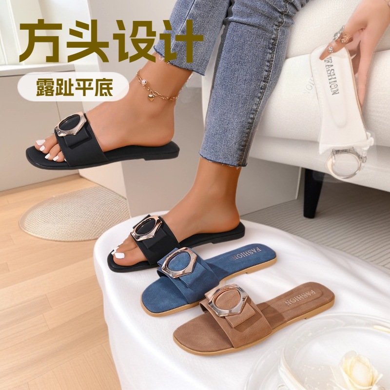 New Foreign Trade Style Square-Toe Open-Toe Flat Casual Slippers for Women, Versatile and Fashionable for Outdoor Wear, with Metal Decoration, Large Size Shoes