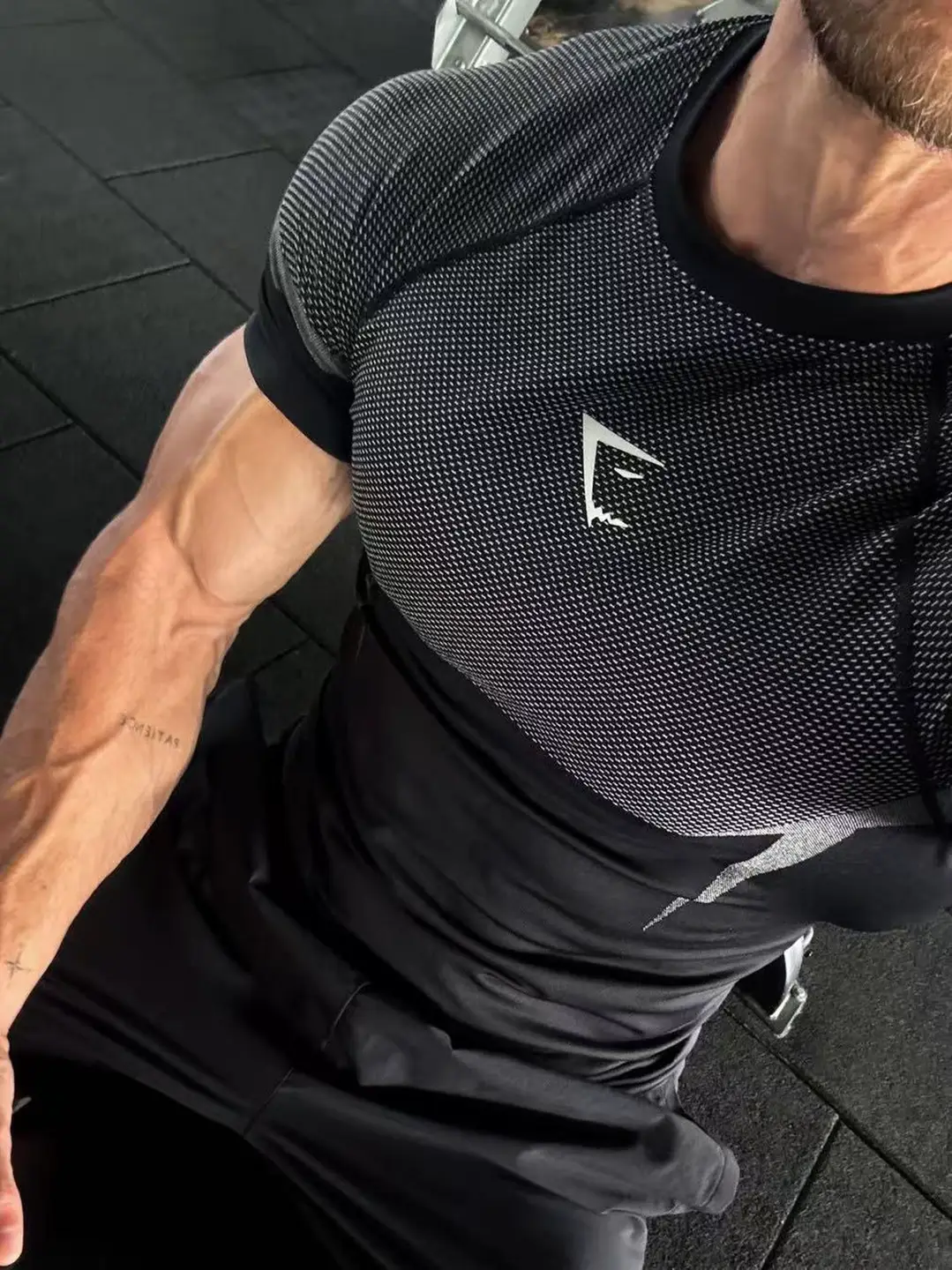 Chris Shark Fitness Short-sleeved T-shirt Men's Training Clothes Tops Sports American retro Quick-drying Breathable Bodysuit