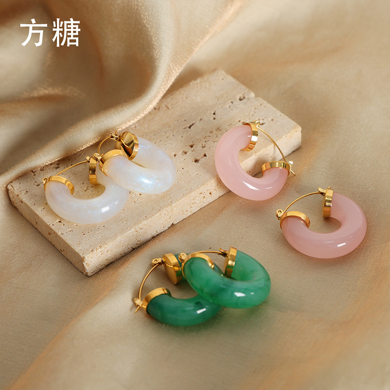 Korean Style Elegant and Fresh Niche Jewelry Galaxy quicksand texture multi-color resin titanium steel gold-plated U-shaped earrings for women