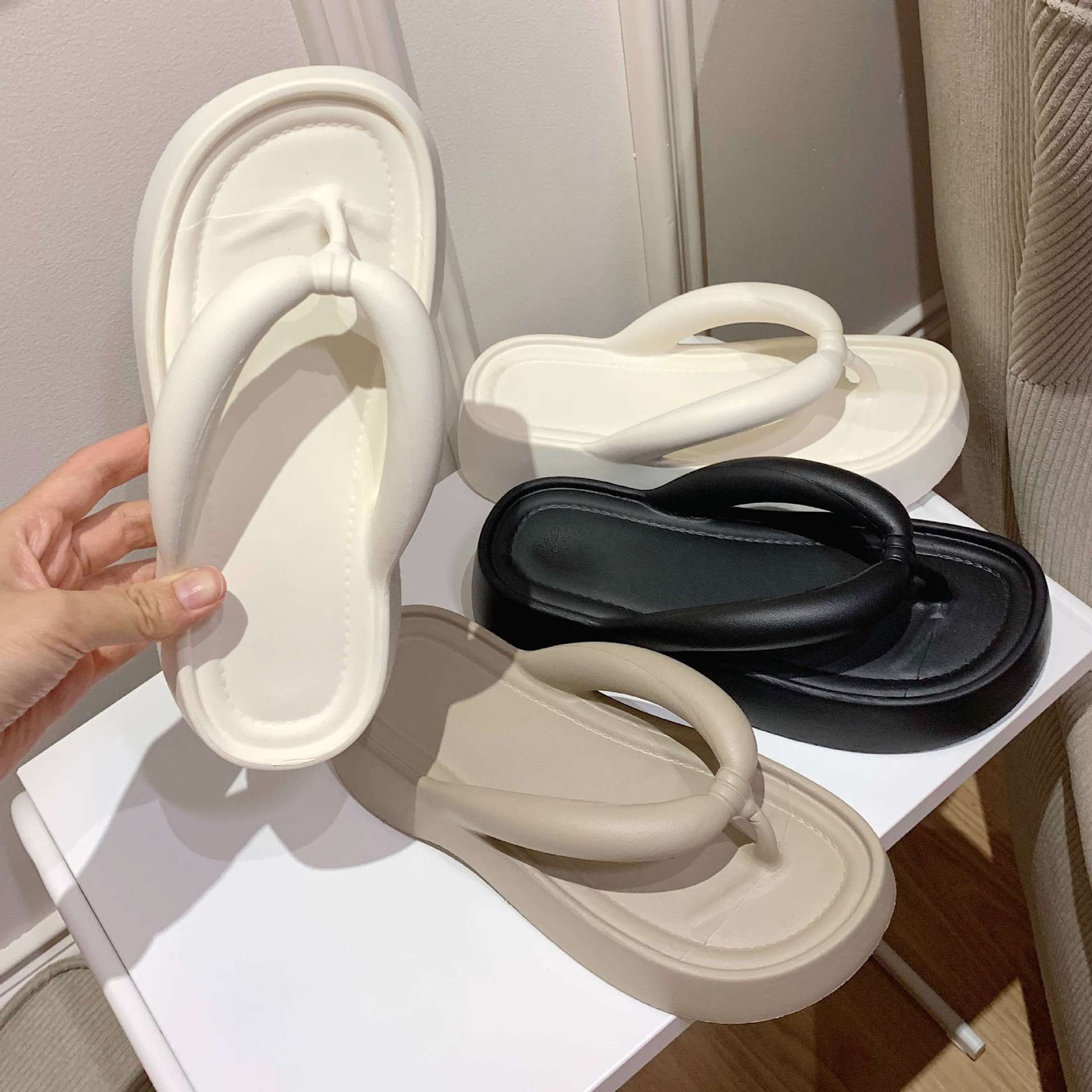 Height-increasing Thick-soled Fairy-style Simple Dung-feeling Sandals and Slippers for Women's Summer New Style Outer Wear Flip-Flops for Students