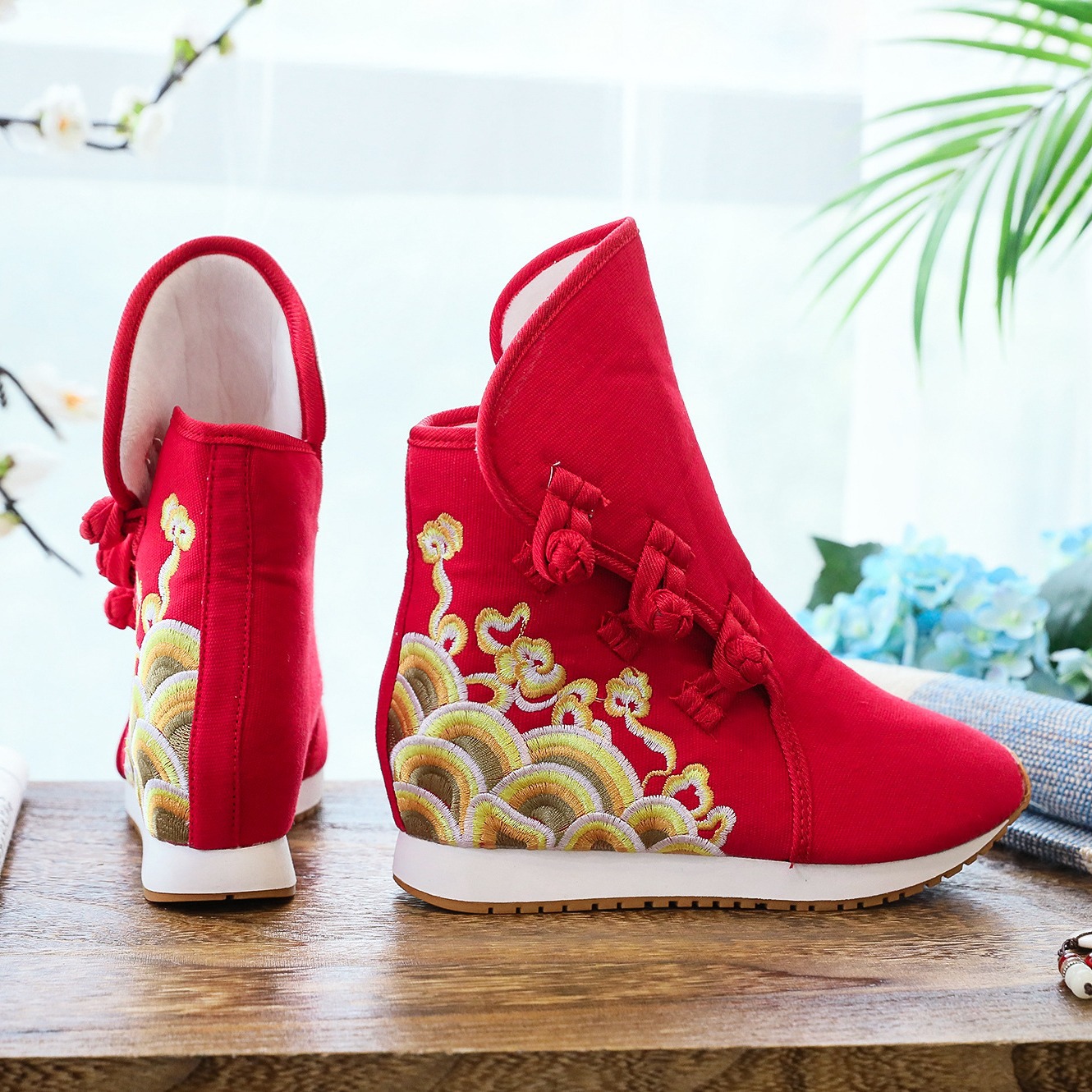 Single Boots/Cotton Boots Travel Shoes Sports Sole Embroidered Short Boots Canvas Wedge Heel Height Increasing Women's Winter Boots