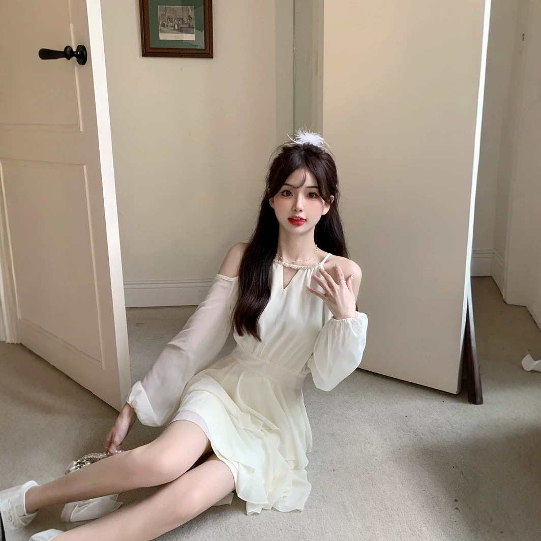 French-Style Draped Chiffon Elegant Halter Neck Off-Shoulder Waist-Cinching Long-Sleeve White Dress Fairy Dress Cake Dress