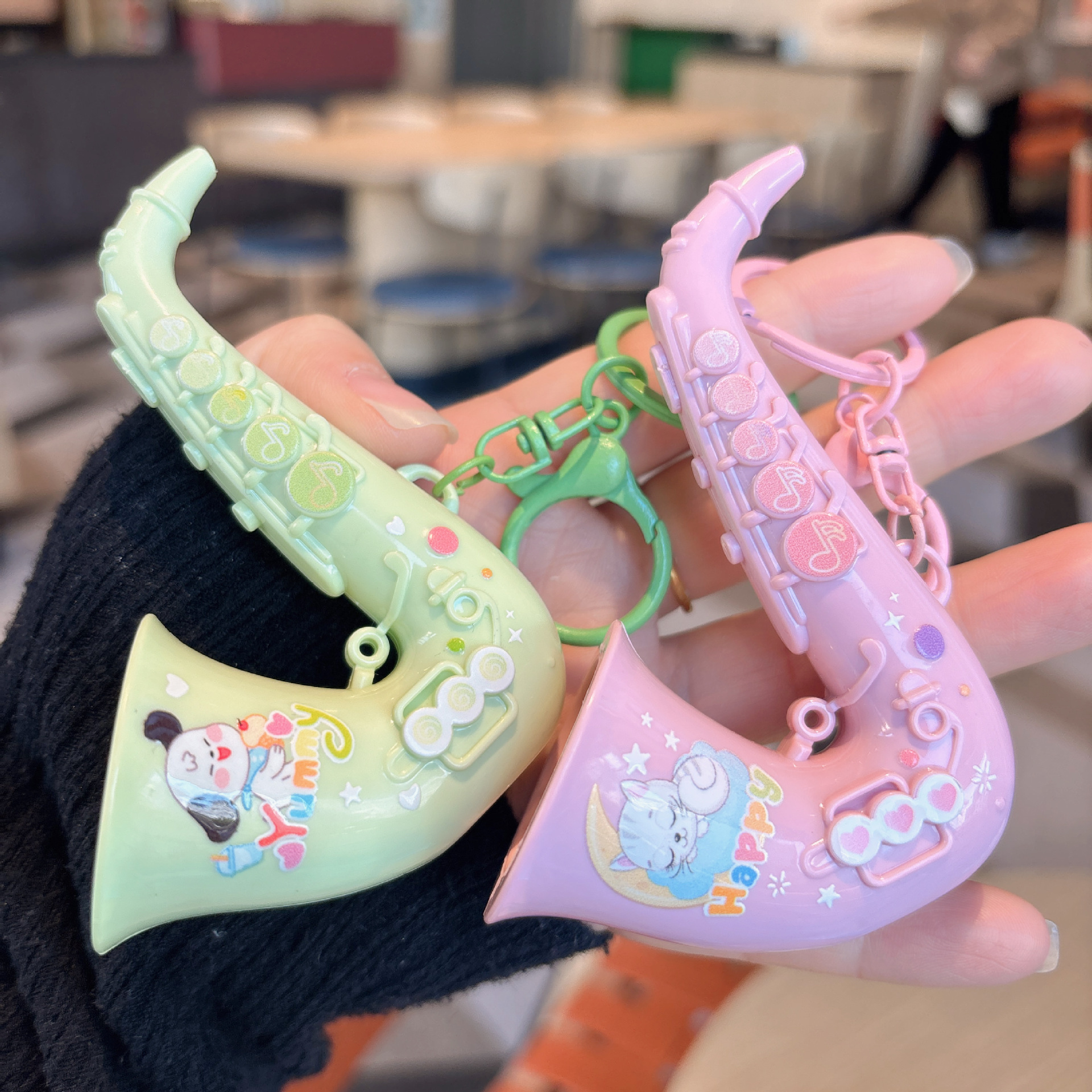 Cartoon Music Playing Saxophone Keychain, Fun Stress-Relief Simulation Student Toy Pendant, Couple's Bag Accessory