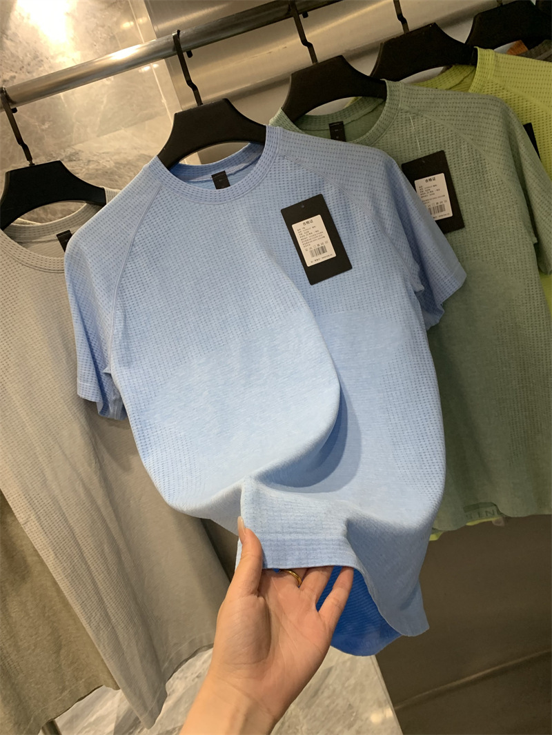 Lu Series Is a Hit! Couple Style Seamless One-Piece Knitted High-Elastic Breathable Men's Casual Round Neck Short-Sleeved T-Shirt