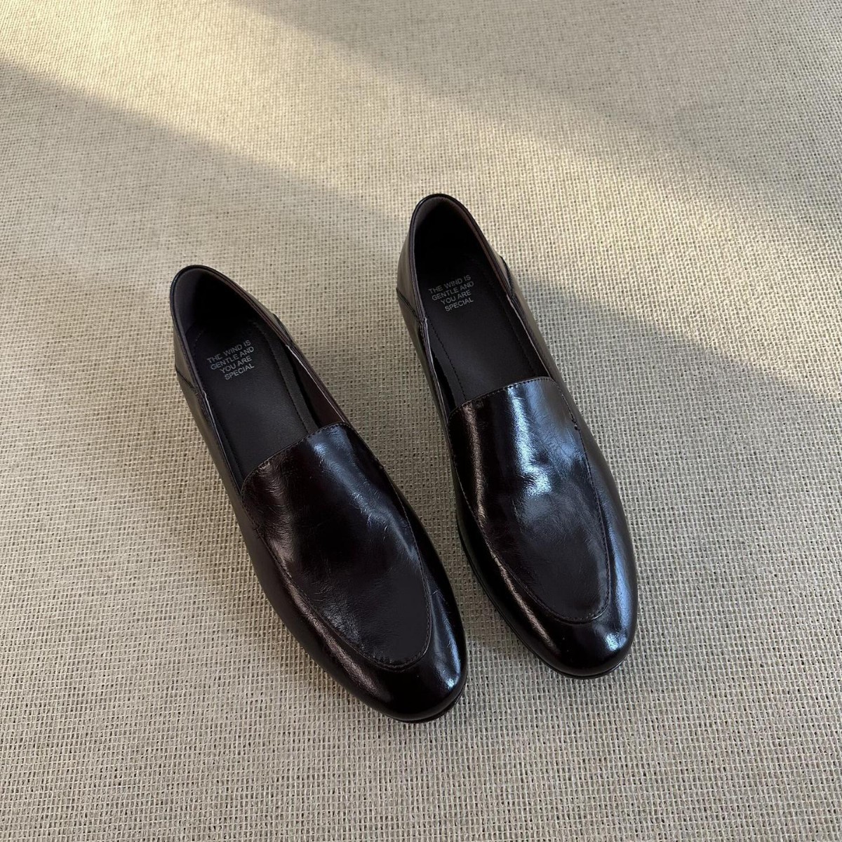 In Stock~Simple Round-Toe Leather Shoes with Chunky Heels, 2026 Spring Collection, Comfortable and Versatile, Slip-On Loafers for Commuting Style