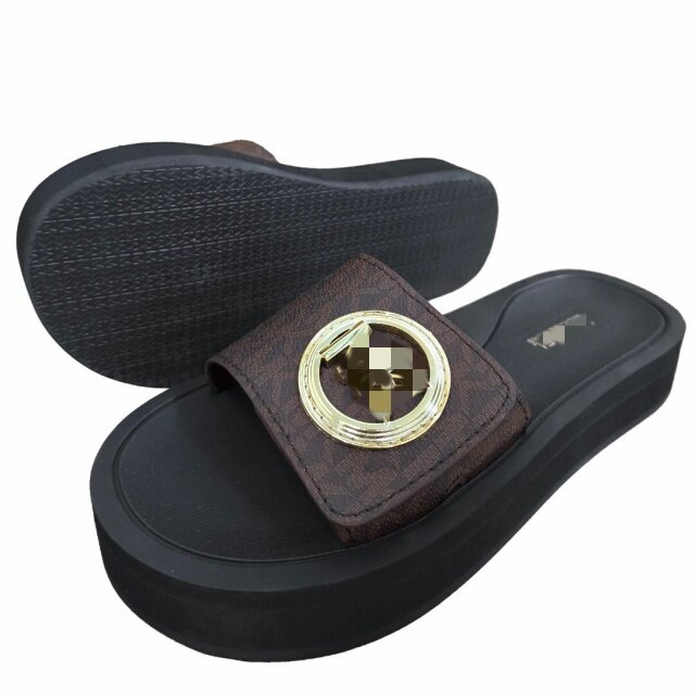 Fashionable Thick-Soled Women's Slippers, Non-Slip, Summer Soft-Soled Platform Slippers, Comfortable for Travel and Vacation, Versatile Slip-On Slippers Foto QC de TAOBAO na Qualit.ly
