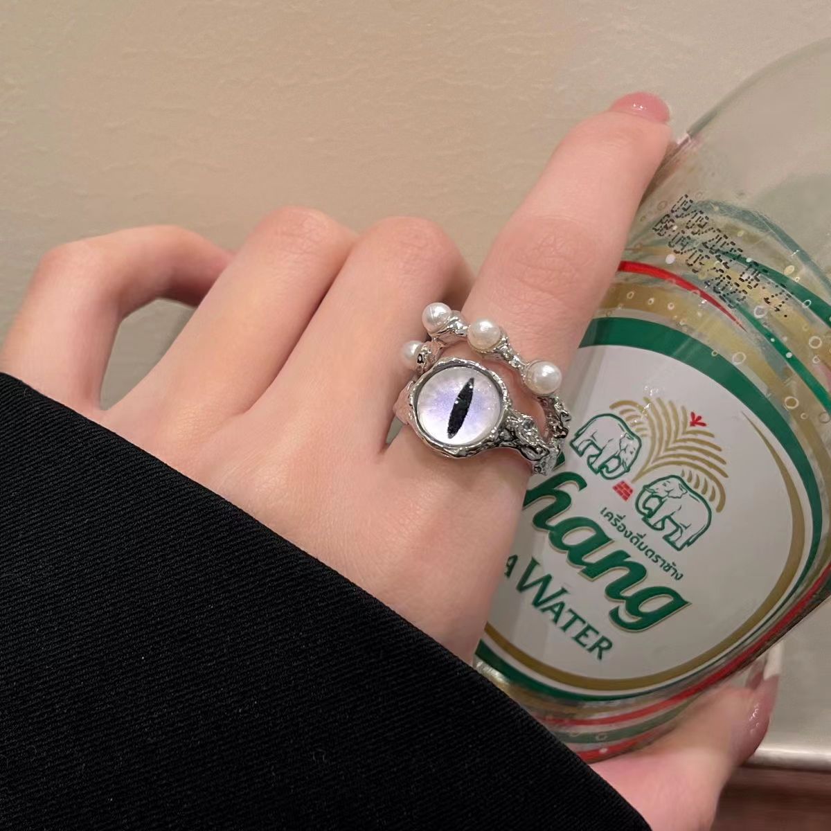 2025 New Trendy Personalized Cat Eye Alloy Ring Niche Heavy Industry Hip-Hop Neutral Open Pearl Ring for Men and Women