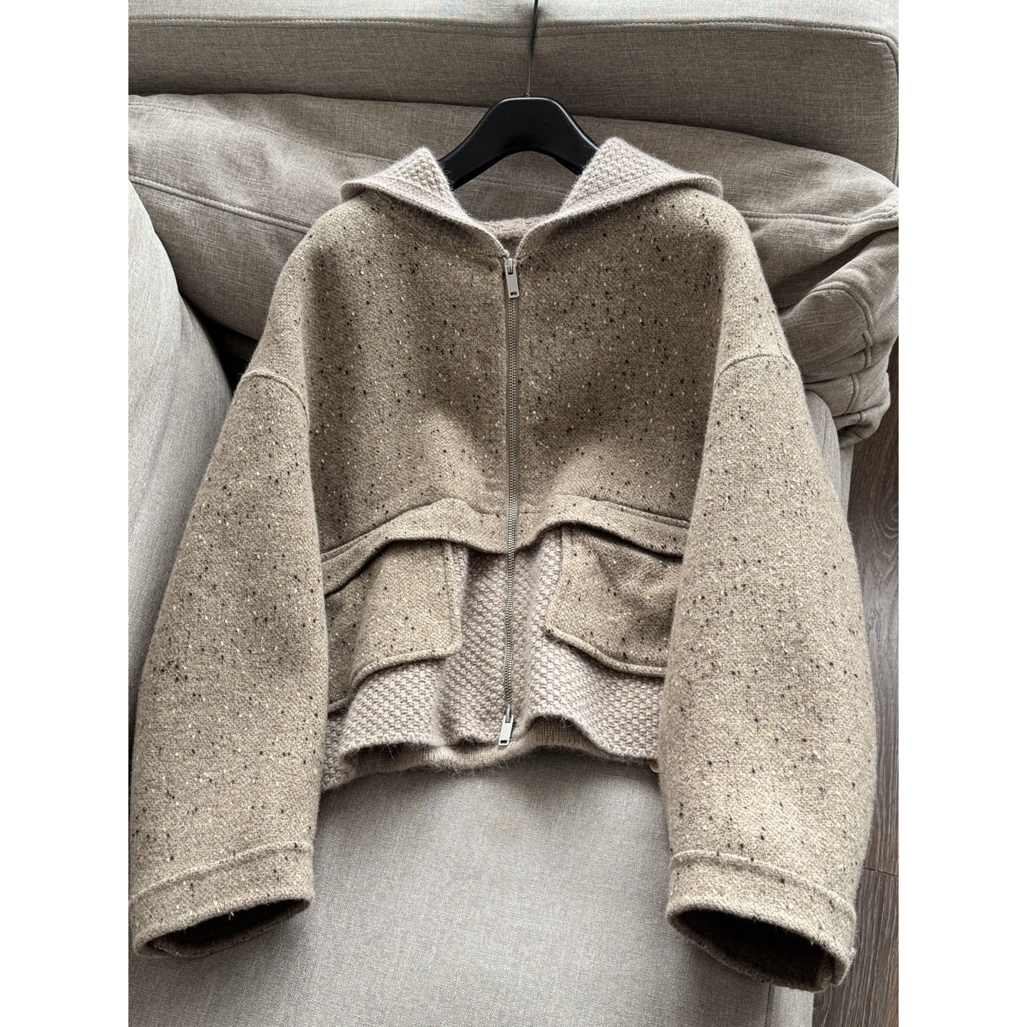 2026 New Wool, Thickened Wool Texture, Elegant and Age-Reducing Hooded Short Wool Coat for Women Wholesale B1Bw51236