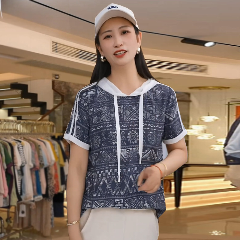 0202 # Silk Top for Women, Short-Sleeved Blouse with Hood, Fashionable Age-Reducing Hoodie, Silk Striped T-Shirt