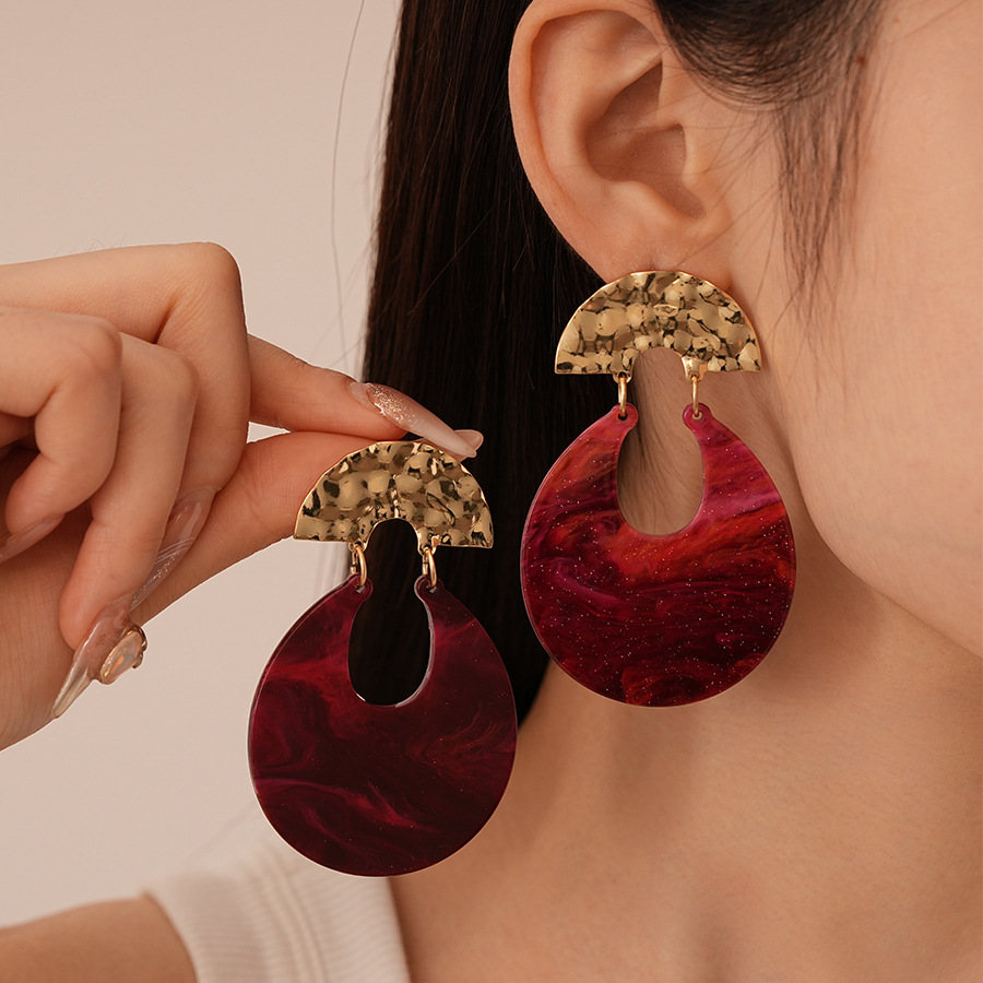 Exaggerated Angela Red Resin Snob U-Shaped Silver Pin Earrings European and American Retro Niche Elegant High-end Earrings for Women