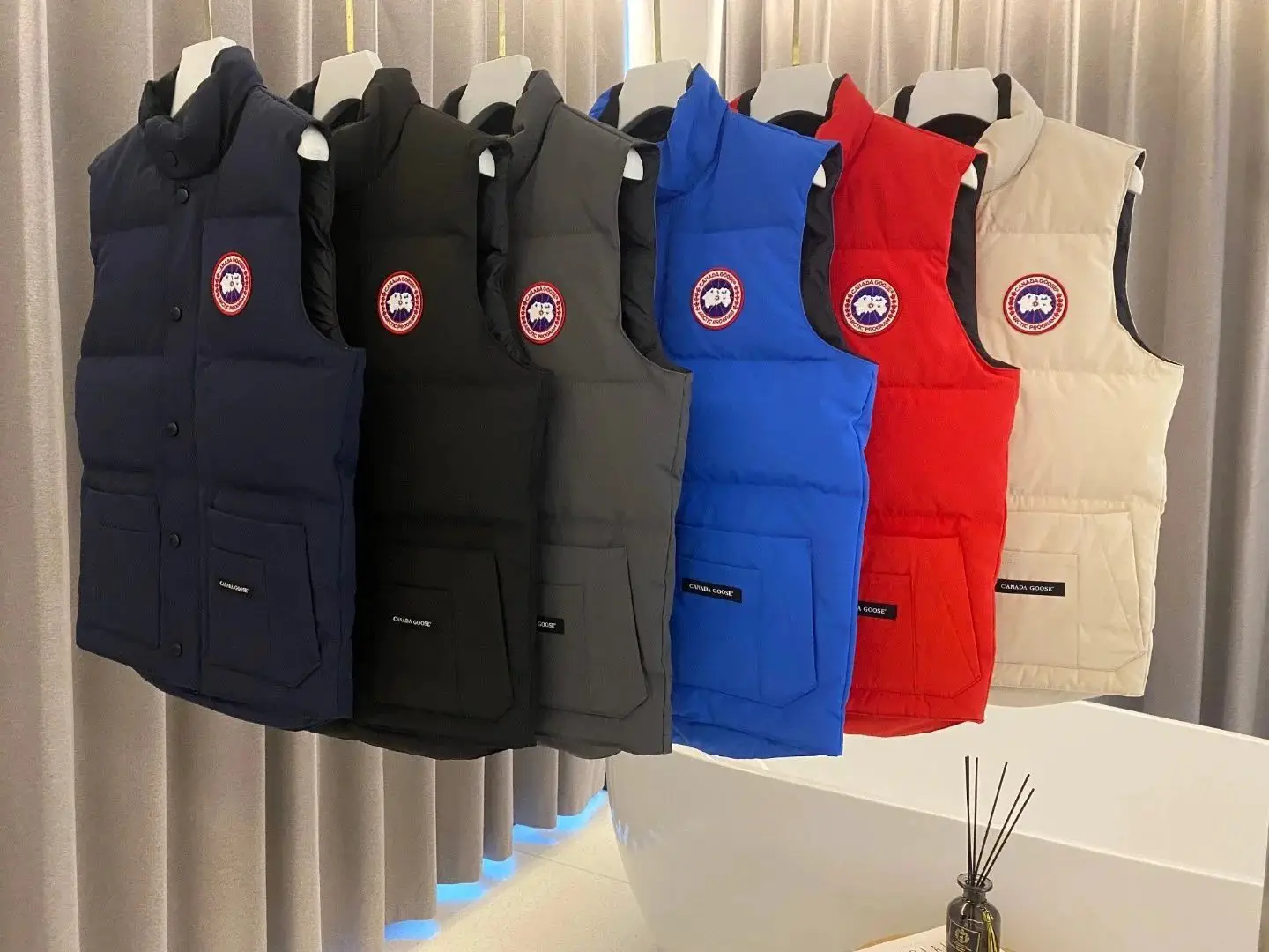 Bud*get Can*ada Goo*se Vest