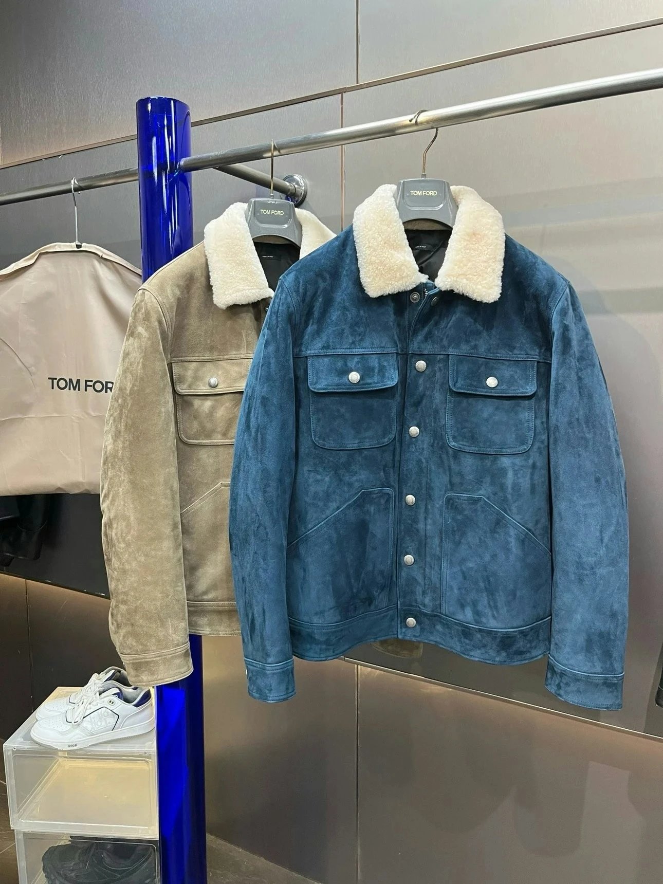 High-quality, non-returnable but exchangeable—TOMFOR’s 2025 Fall/Winter new collection features a highly sought-after, value-for-money men’s leather-and-fur jacket.
