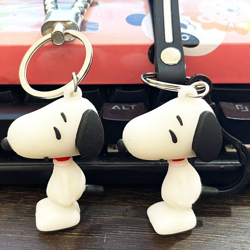 New Cartoon Snoopy Keychain Cute Silicone Doll Pendant Creative Woven Leather Rope Trendy Gift Wholesale