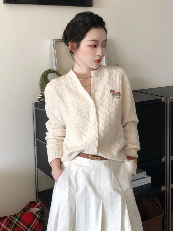 Cable Knit Crew Neck Wool Cardigan 2025 Autumn/Winter New College Style Zodiac Women's Jacket Carousel Horse Embroidery