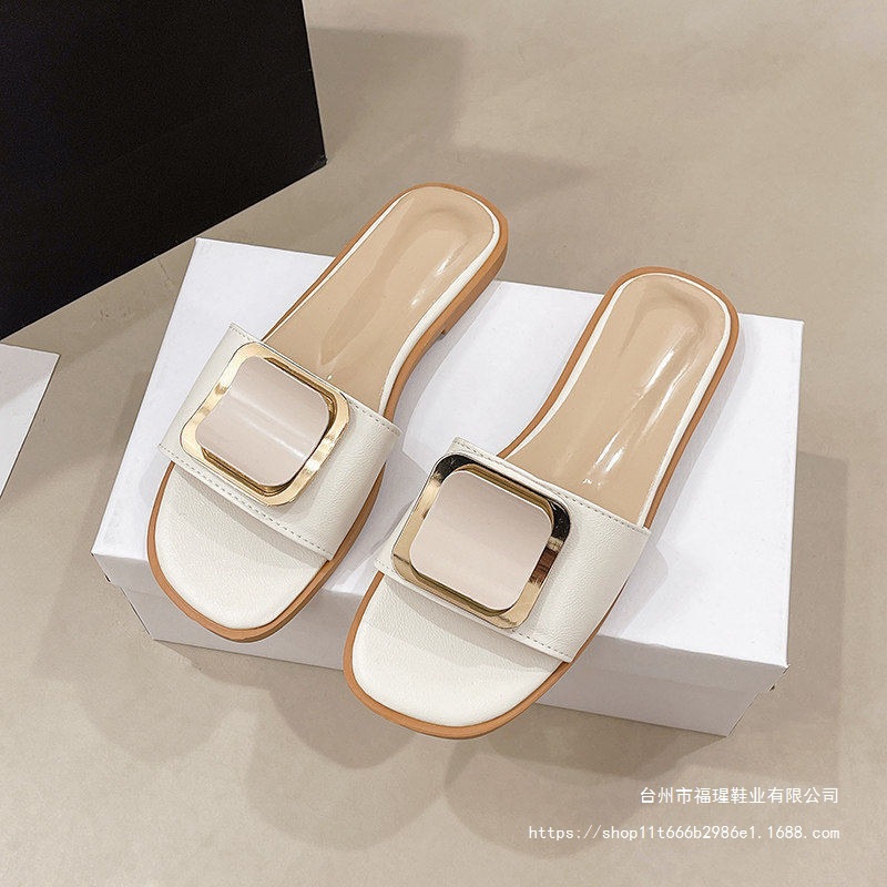 Women's Outdoor Slippers 2026 New Summer Fashion Versatile Flat Flip-Flops for Beach Vacation Paired with Dresses