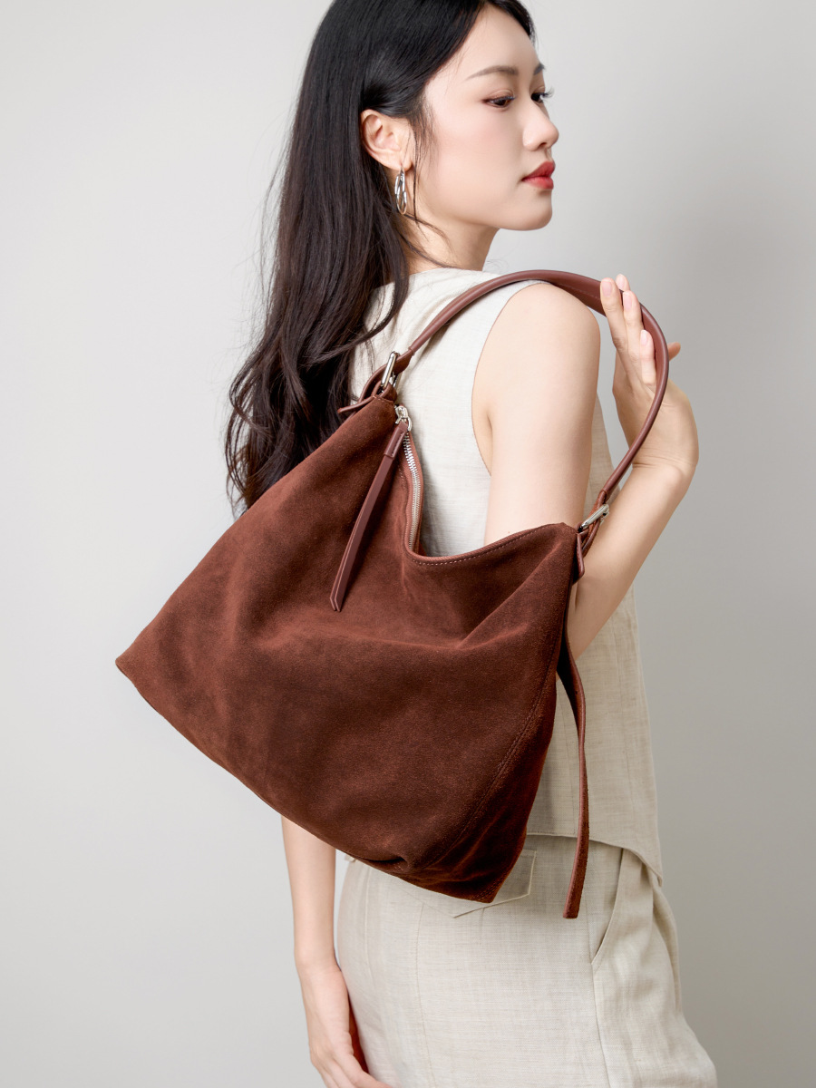 Suede Crossbody Large-Capacity Women's Light Luxury Commuter High-End Shoulder Bag Casual Armpit First-Layer Cowhide Tote Bag