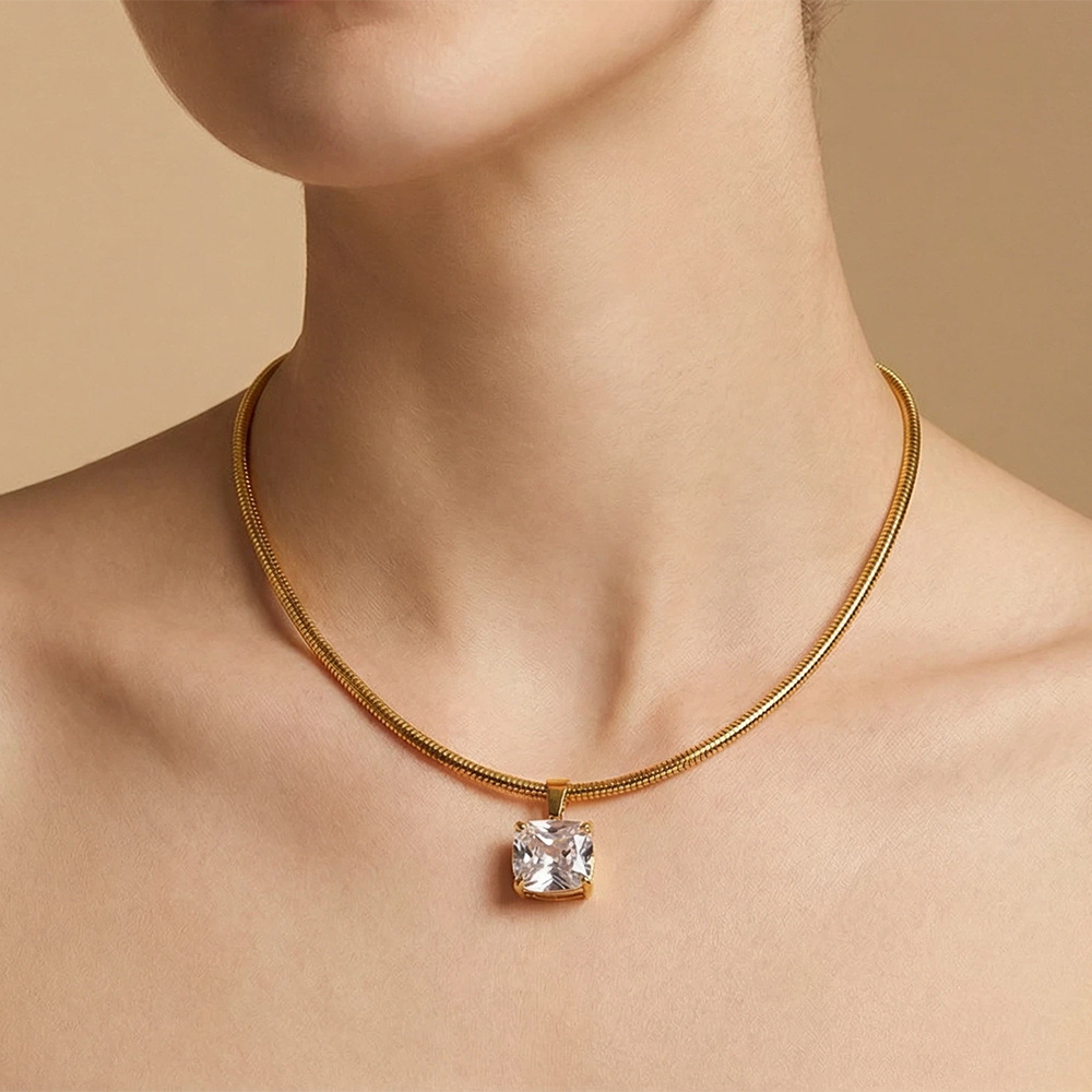 Cross-Border Hot-Selling Cubic Zirconia Pendant Necklace, 18K Gold-Plated Stainless Steel Waterproof Necklace, Light Luxury Niche Jewelry for Women