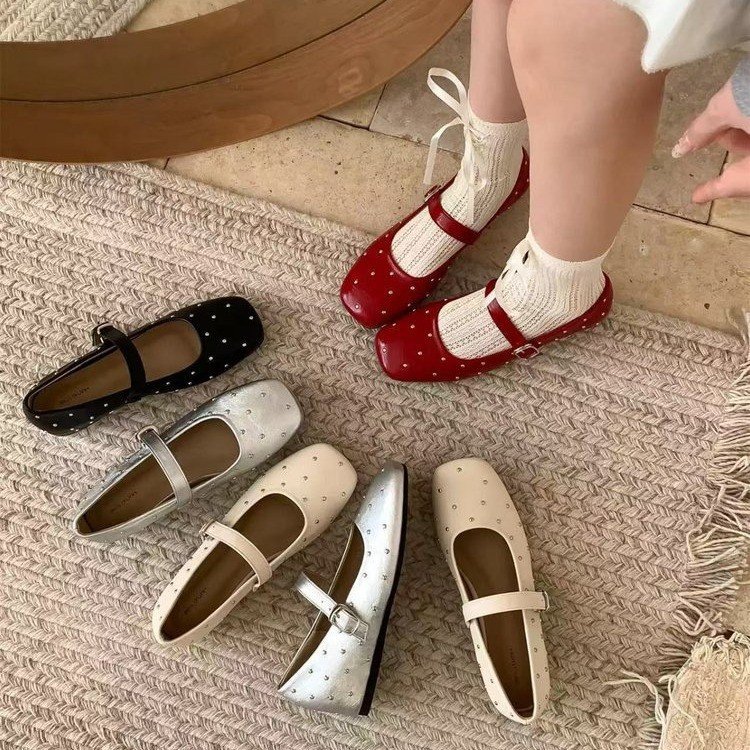 Inner Height Version ~ Retro Baby's Breath Rivet Ballet Shoes for Women Spring & Fall One-Line Buckle Strap Shallow Mouth Mary Jane Shoes