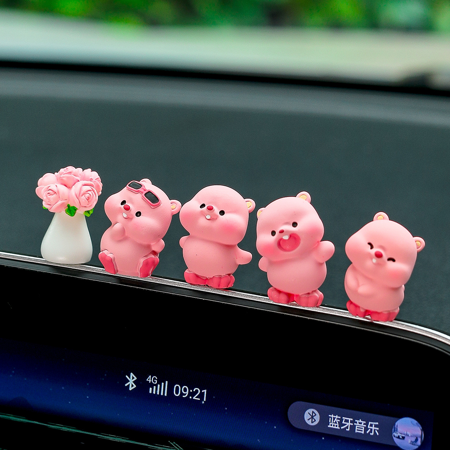 Cute and Silly Ruby Beaver Happy Daily Trendy Car Ornaments Car Decoration Car Interior Center Console Ornaments