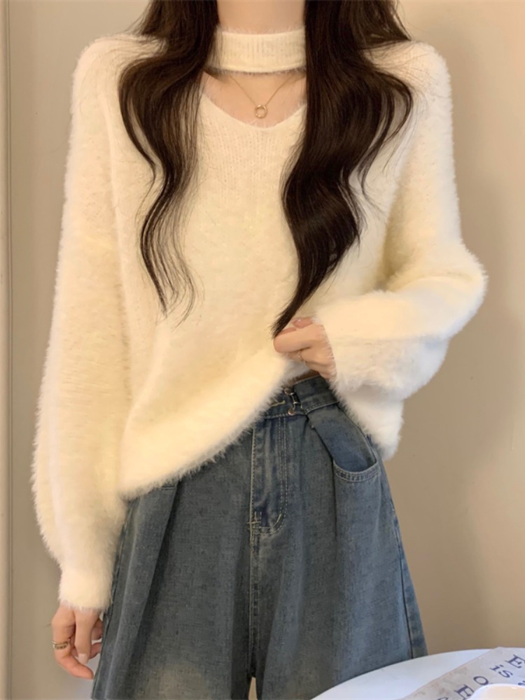 White Halter Neck Mohair Sweater for Women, Autumn and Winter V-Neck Knit Base Layer, Soft Mink Velvet Top, Versatile