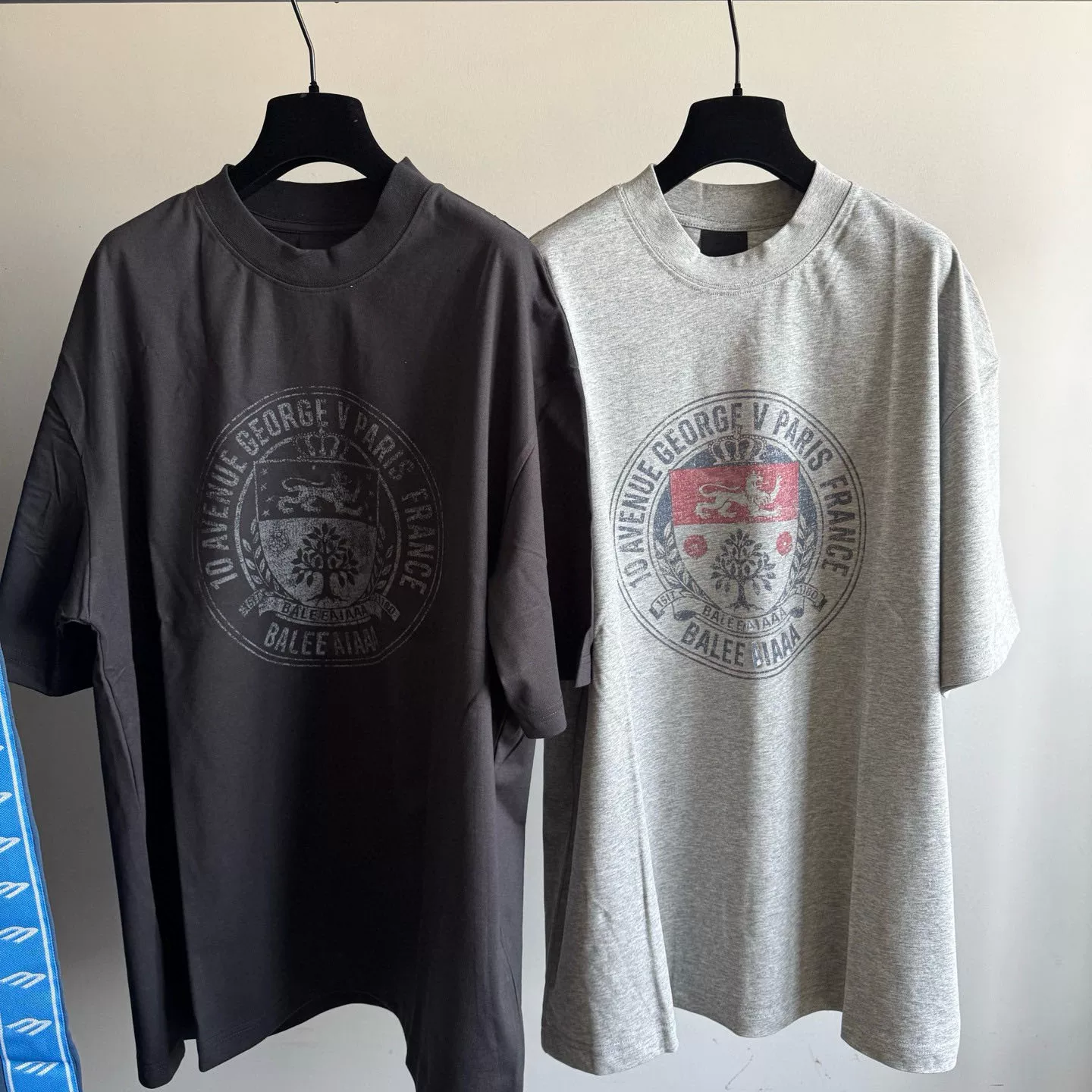 Top of the line version! 26FW Summer New Paris Vintage Laundry Badge Printed Short Sleeve T-shirt Half Sleeve Couple