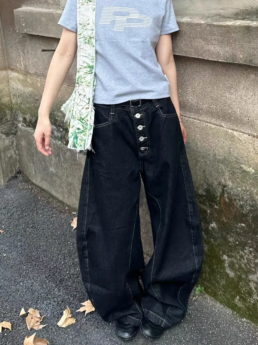 Bootcut Black Scimitar Jeans for Men and Women, American Retro Niche Button Design, Loose Casual Wide-Leg Pants