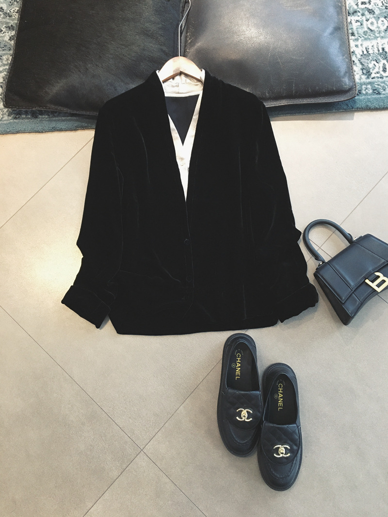 Custom-Made Velvet Fabric Color-Blocked Double-Breasted Faux Two-Piece Top Blazer H31192 Wholesale