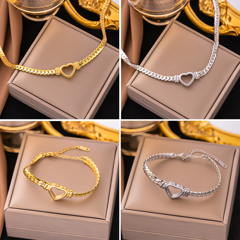 Europe and the United States cross-border 2023 new minimalist exquisite versatile love necklace niche design titanium steel hollow clavicle chain