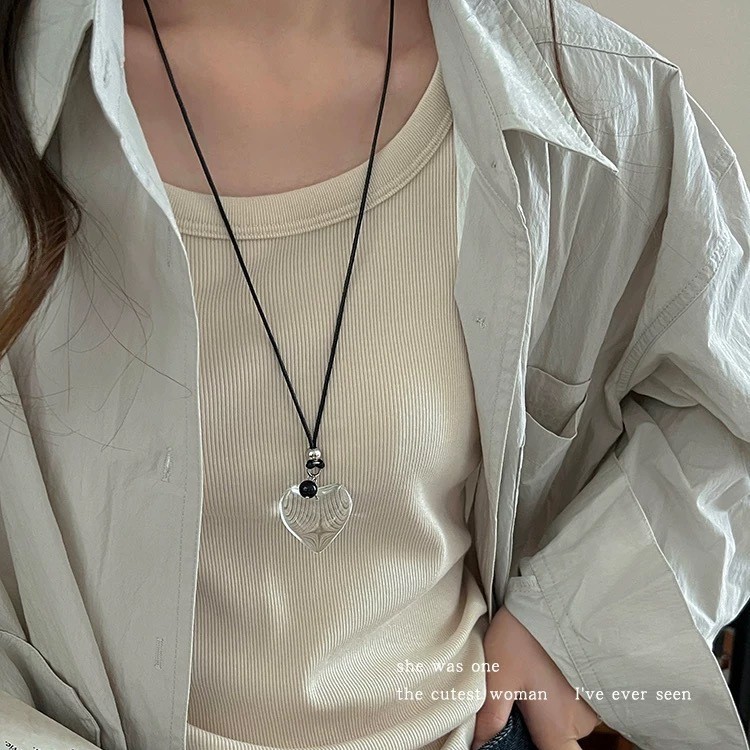 South Korea Niche Design Sense Transparent Three-dimensional Love Pendant Necklace Women's All-match Pull-out Leather Long Woolen Chain