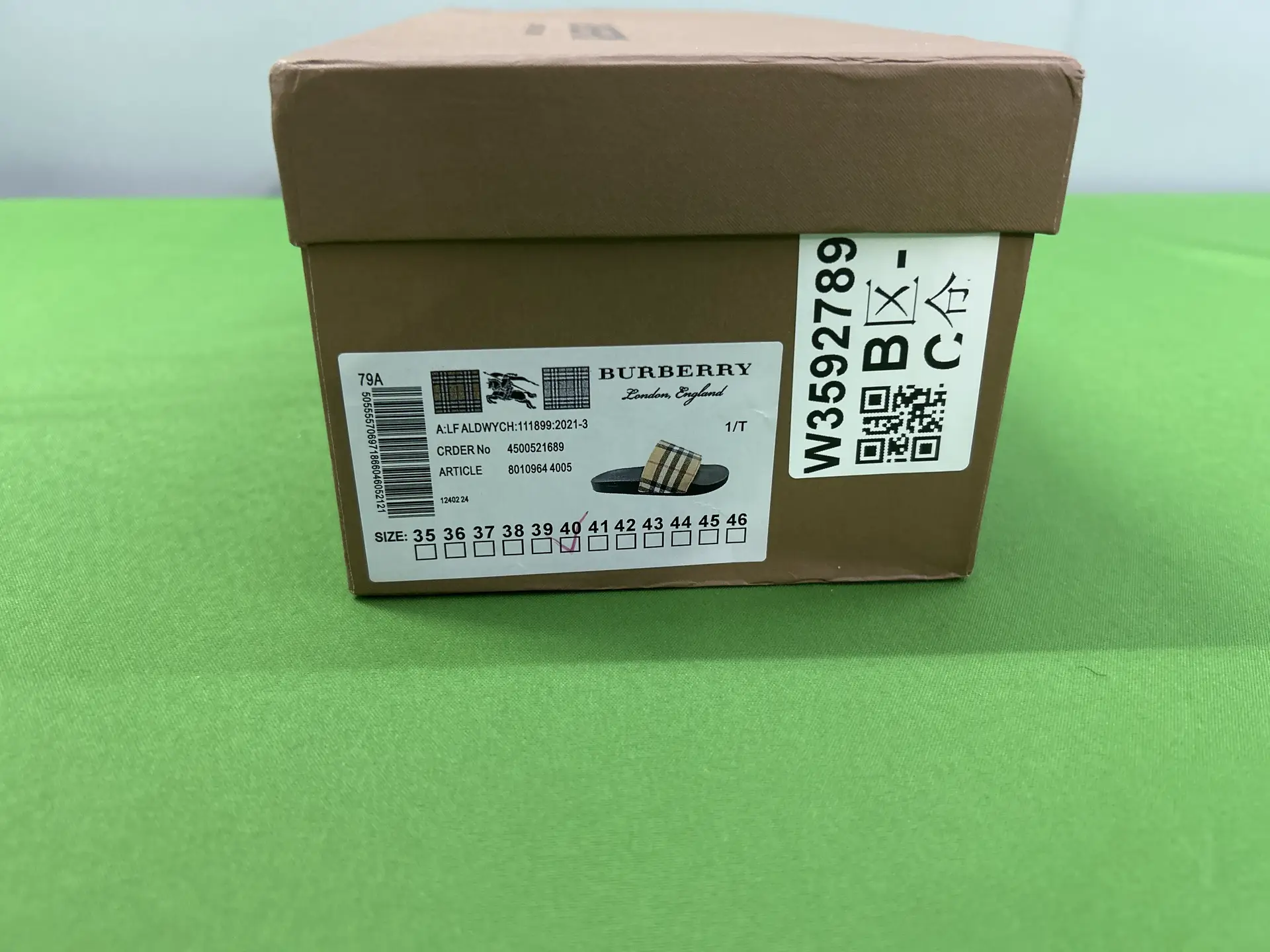 Burberry London England Slides