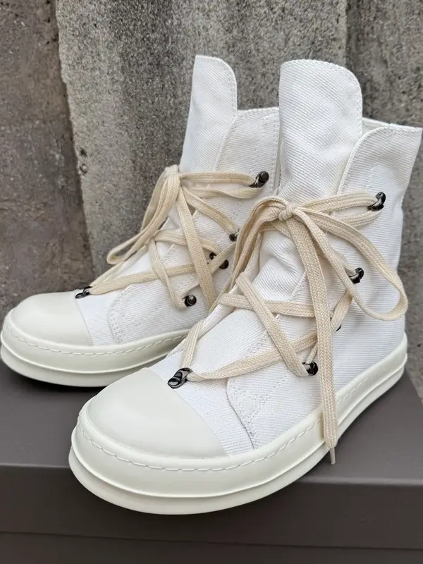 Ro Five-Pointed Star High-Top Canvas Casual Lace-Up Sneakers for Men and Women, Versatile Thick-Soled Short Boots, Trendy Korean Style with Milky White Soles