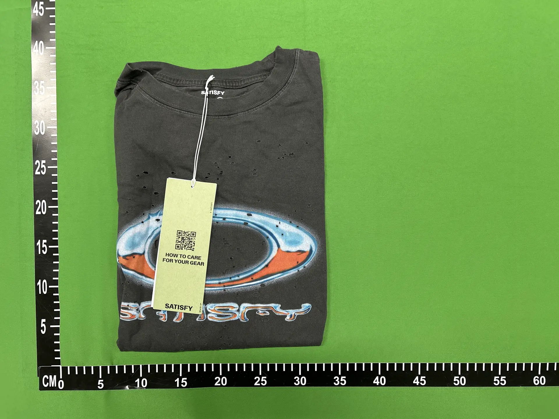 SATISFY trendy retro T-shirt with creative splash print short sleeved round neck loose casual wormhole design