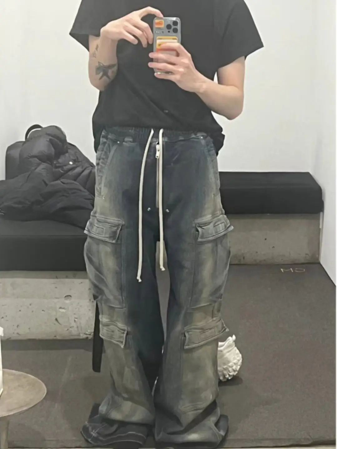 Correct untouched version of the RO style capper with the same wide-legged washed blue jeans gradient men and women's work pants