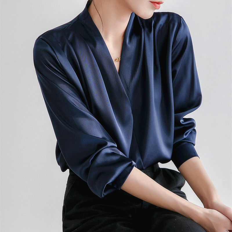Professional Satin Long-Sleeved Shirt for Women 2026 Spring and Autumn Glossy Elegant French Design V-Neck Retro Loose Top