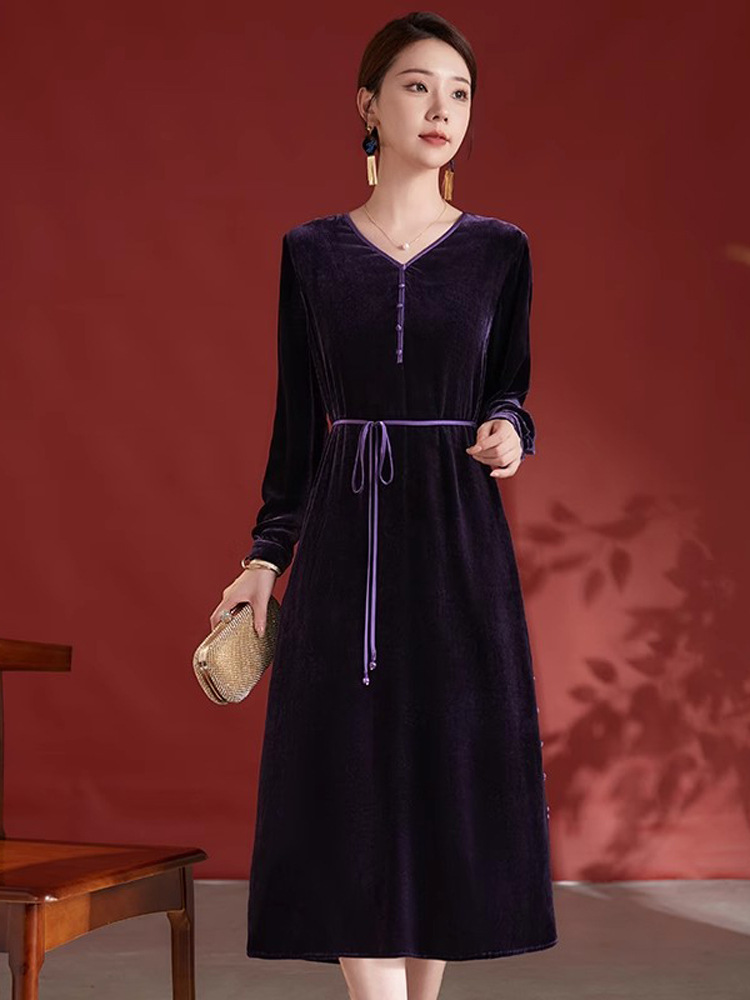 Silk Velvet Dress Autumn/Winter 2026 New Style Elegant and Stylish V-Neck Designer Mulberry Silk Velvet Long-Sleeve Dress