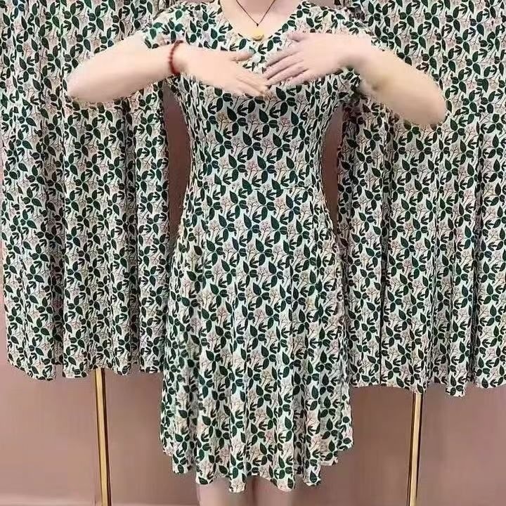 Summer New Style Printed Dress, Loose Plus-Size, Fashionable, Slimming, Tummy-Concealing, Knee-Length for Women Aged 50 to 60