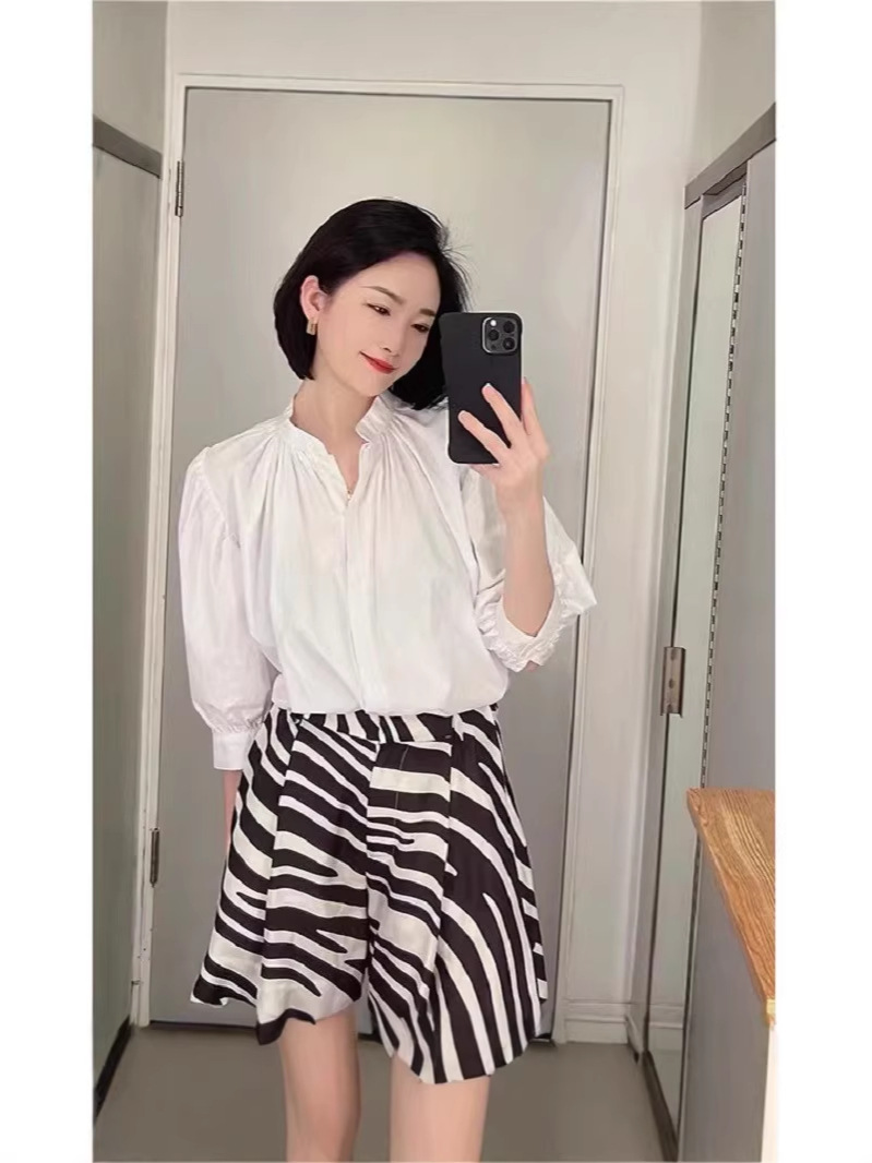 2026 Spring New Product Pure Cotton White Five-Quarter Puff Sleeve Shirt Loose and Comfortable Casual Top Versatile for Work and Commuting