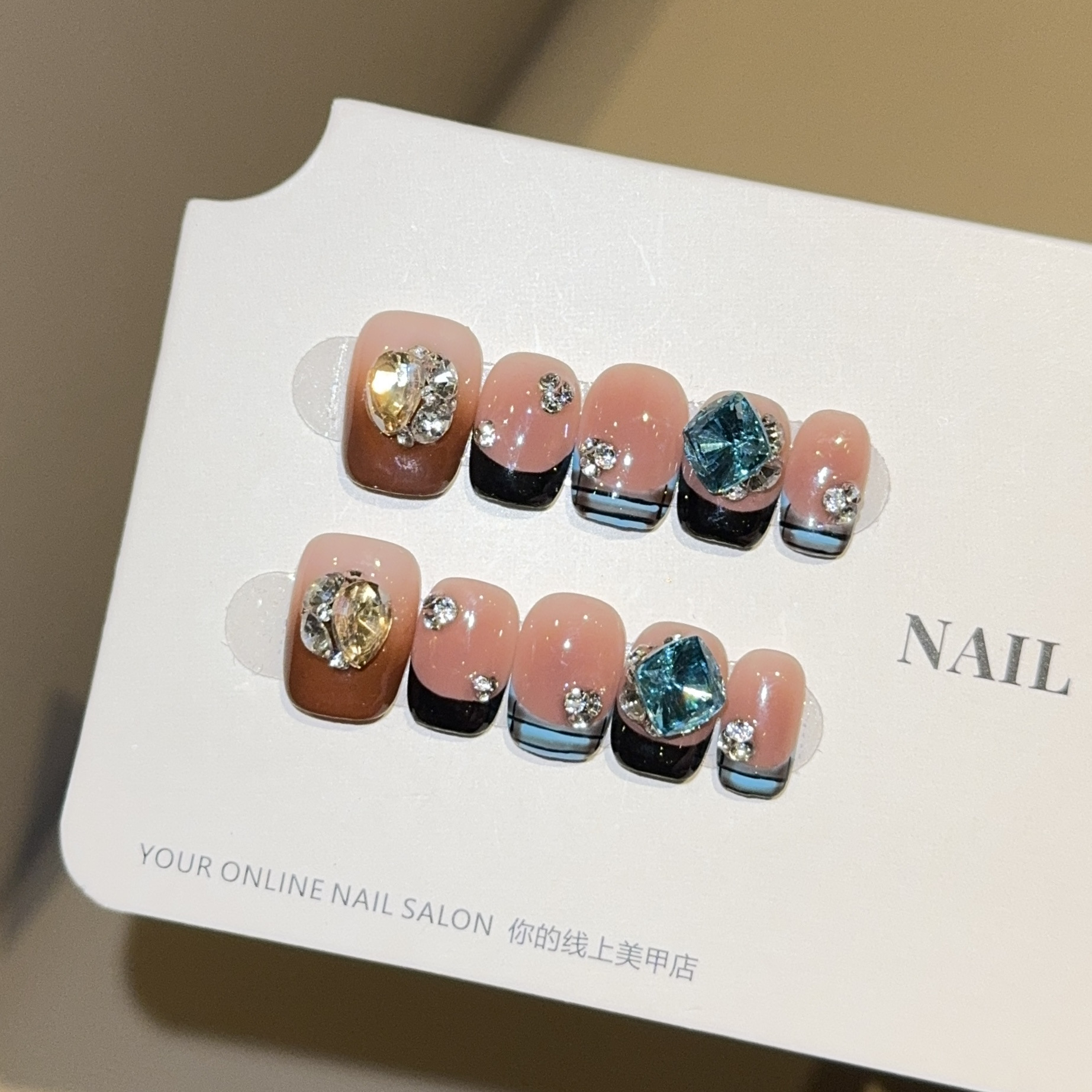 【Vintage Black Sapphire】Ins-Style High-End Handmade Short Nail Tips, Nail Stickers, Fake Nail Pieces