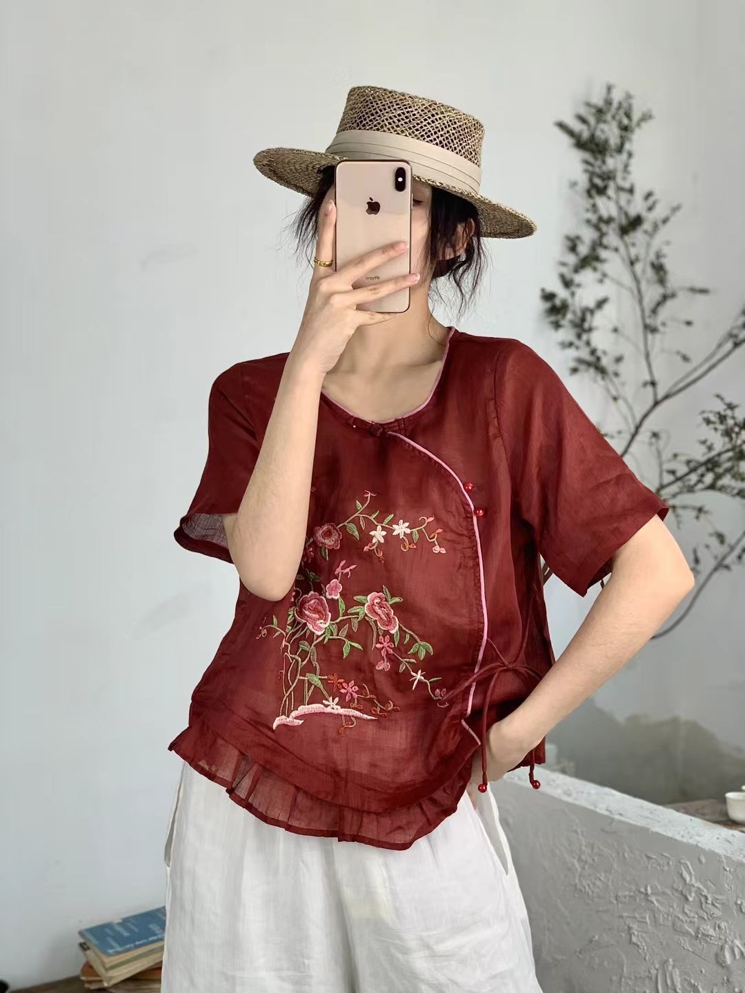 2024 New Summer Style Literary Retro Round Neck Embroidered Shirt Spliced ​​Organza Oblique Placket Ramie Hem T-Shirt