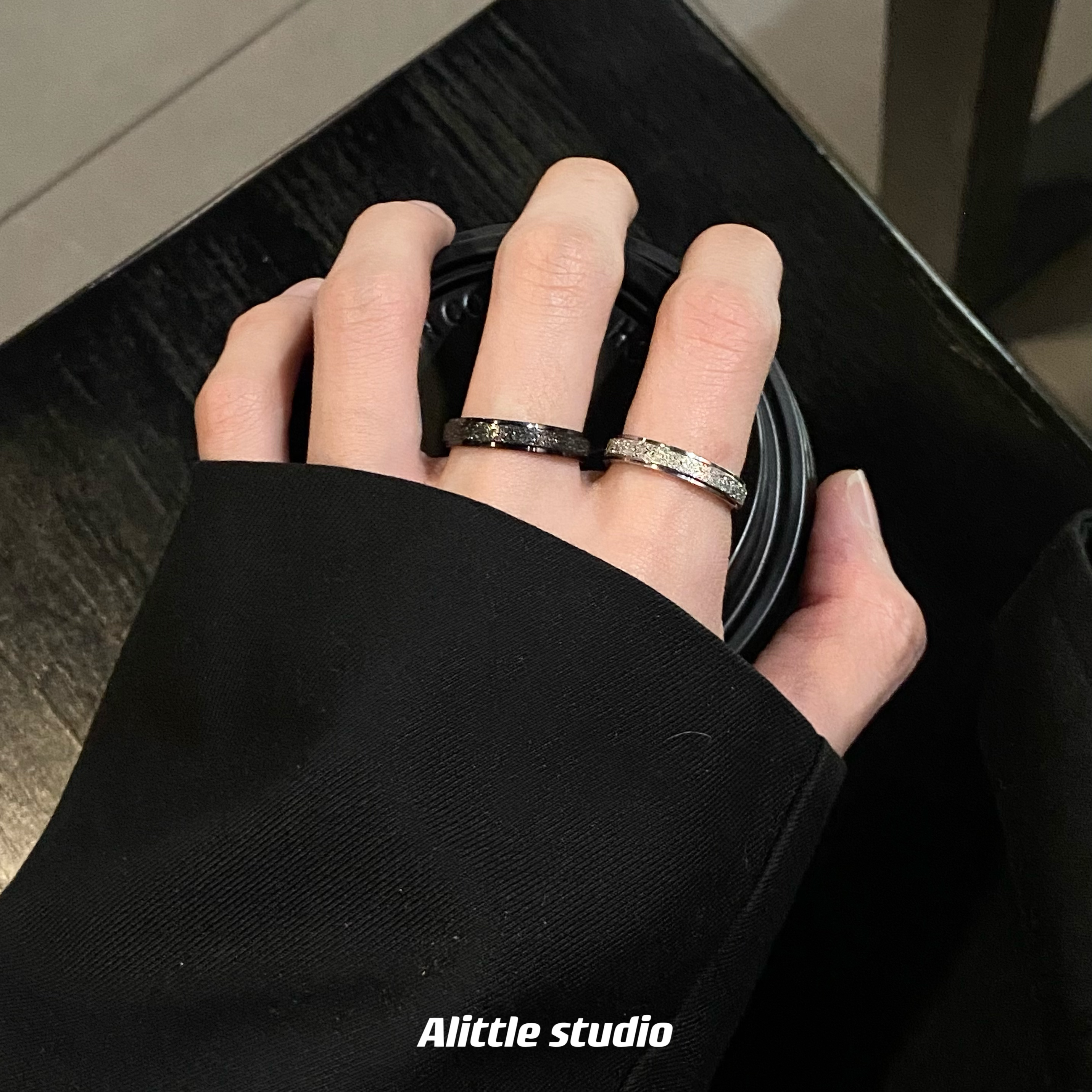 Original non-black or white Xinghe ring for men and women high-level minority design for lovers ring titanium steel ring without fading