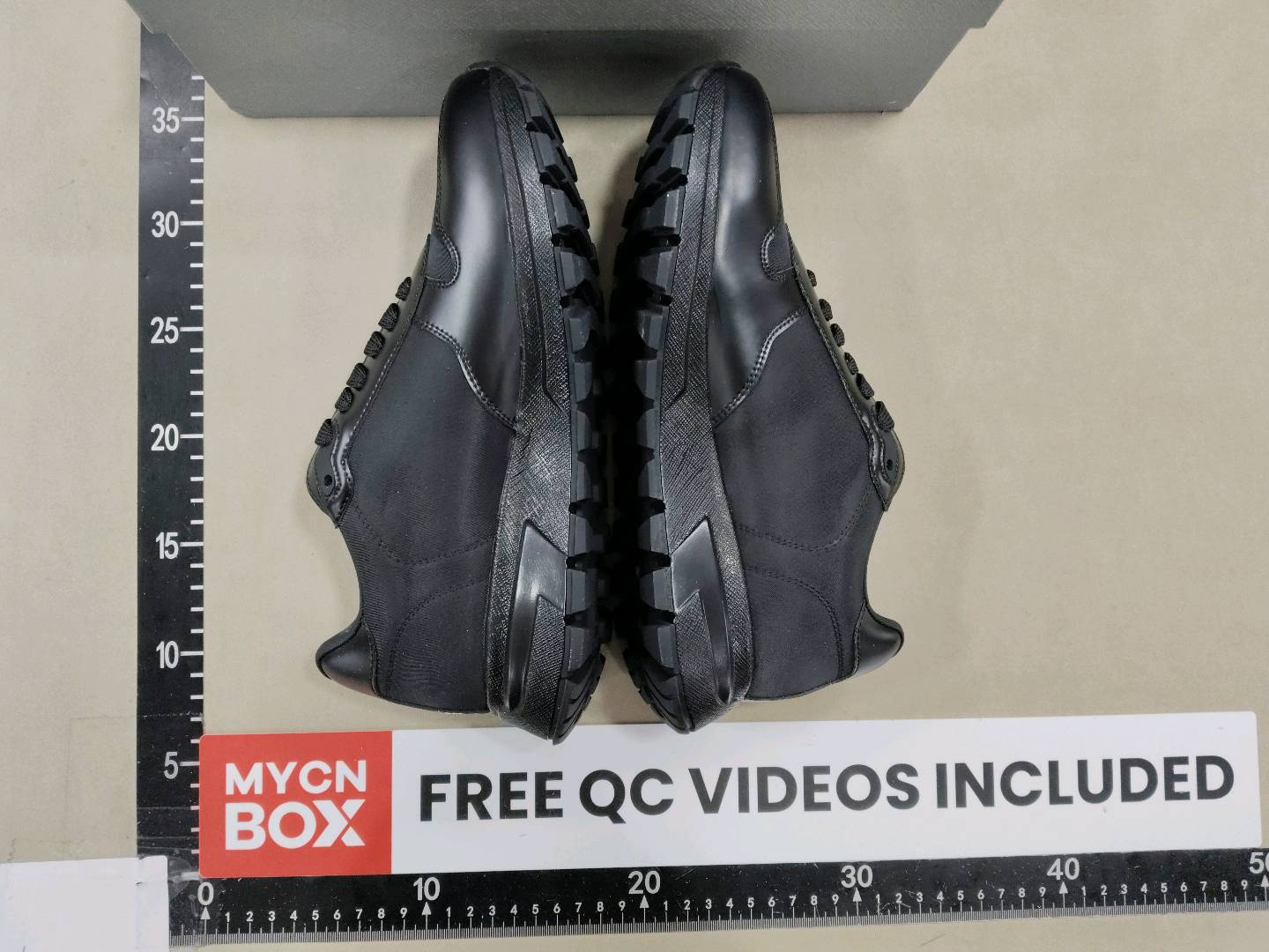 Prada 9052 Black Leather Lace Low Top Sneakers — foto QC 3