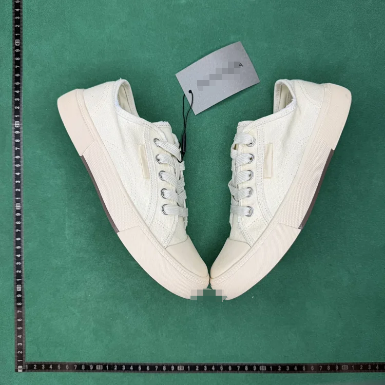 平底系带低帮帆布鞋TT4 QC photo from WEIDIAN on Qualit.ly