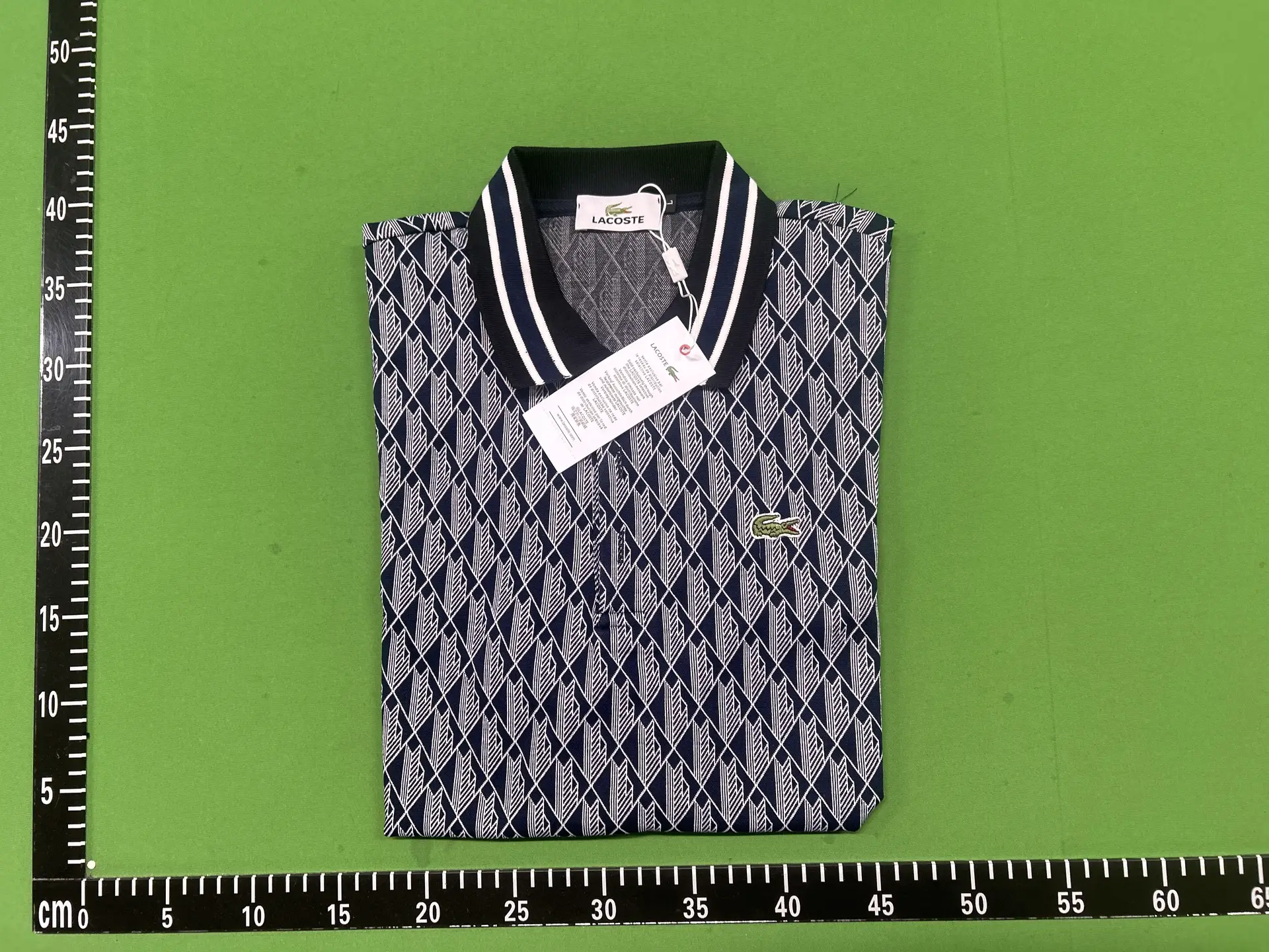 Left Side Russian Language Text, Diamond-Shaped Pattern in the Middle, Black and Gray Two-Tone Lapel Short-Sleeve Suit 55020895
