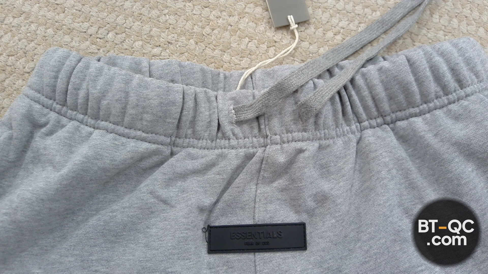 ESSENTIALS FEAR OF GOD T-Shirt — QC-Foto 3